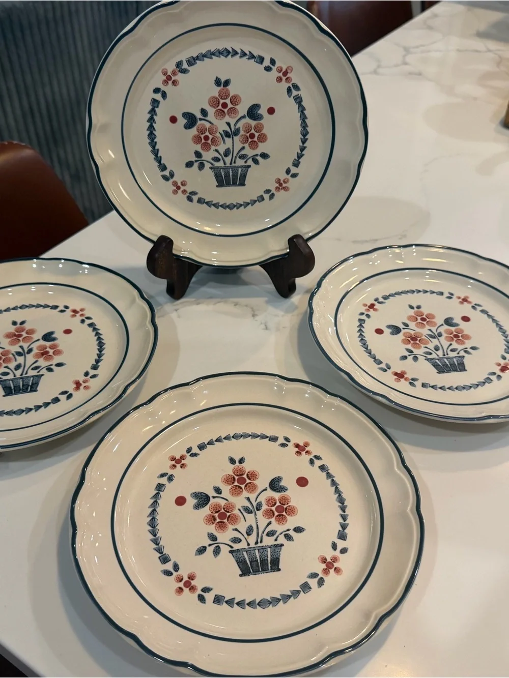 Classic Floral Stoneware Dinner Plates - Cream with Blue & Coral Floral Pattern